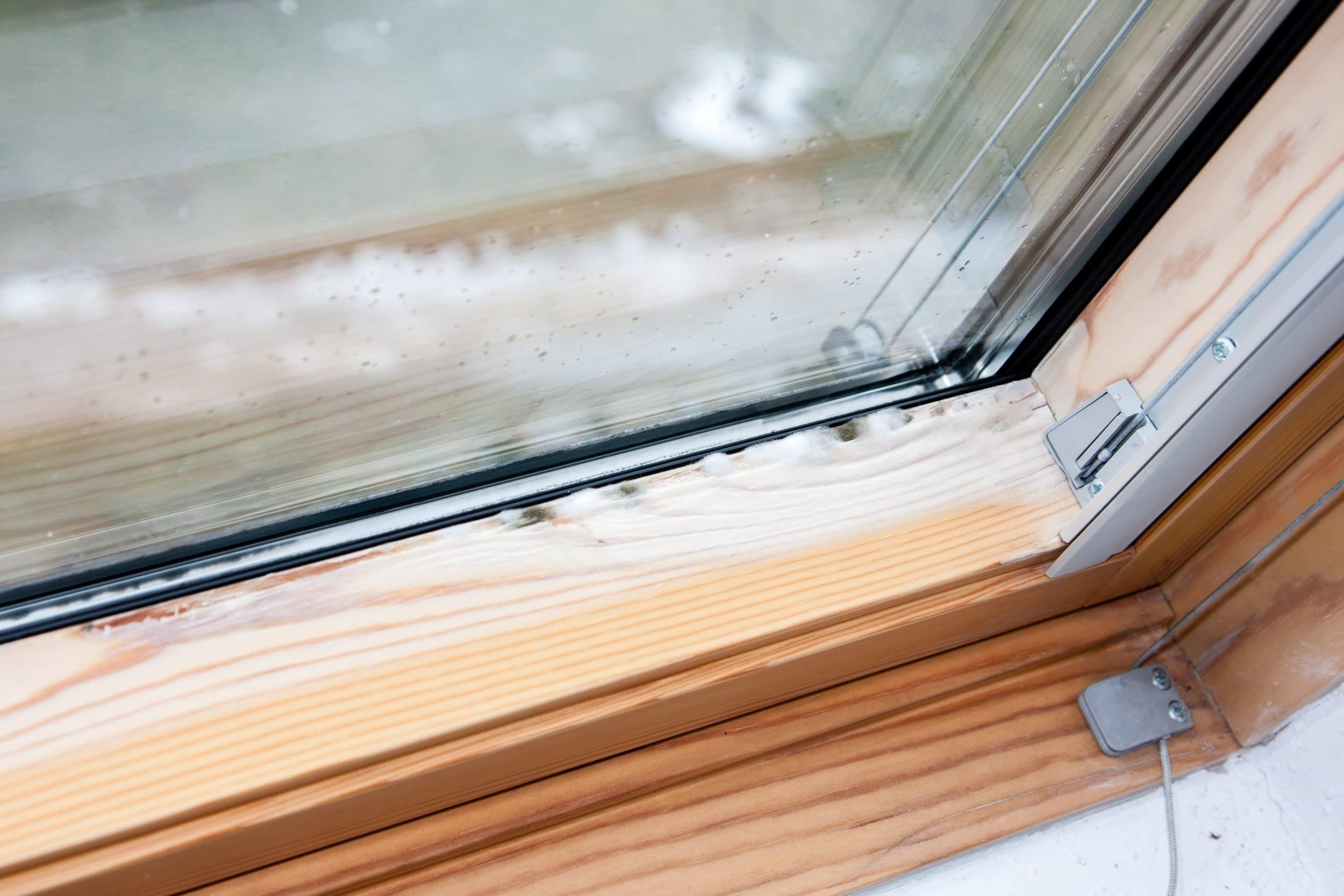 Beschlagene Fenster – Vorteile der T-STRIPE Fensterheizung